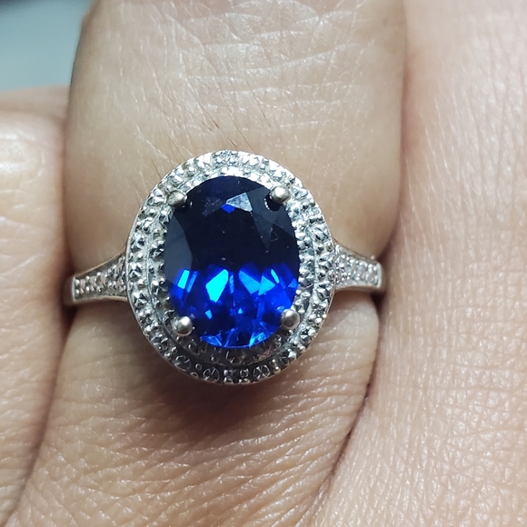 Blue sapphire ring from Michael hill jewelers. - Picture 15 of 16